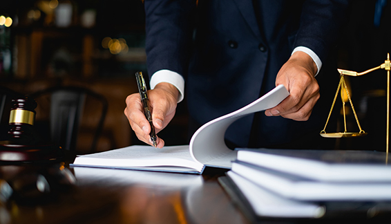 Thời gian công bố danh sách tổ chức hành nghề luật sư chuyên sâu trong lĩnh vực thương mại có yếu tố nước ngoài