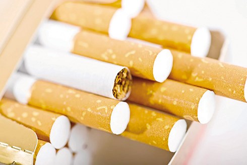 Ép buộc người khác sử dụng thuốc lá có bị phạt hay không?