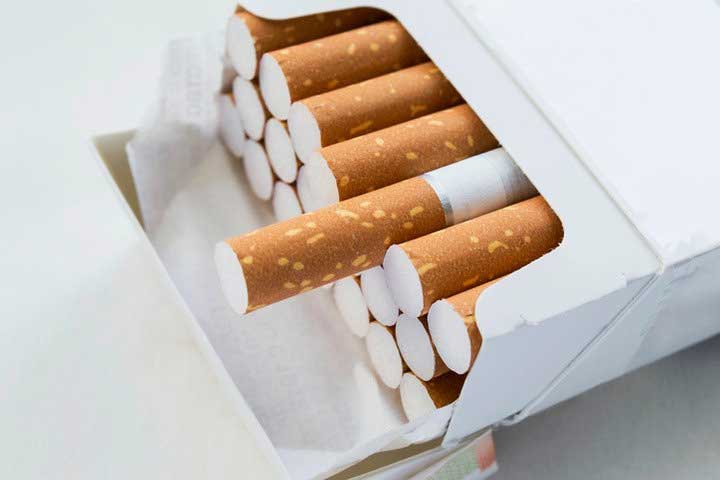 Vị trí dán tem “VIET NAM DUTY NOT PAID” đối với thuốc lá trong kinh doanh hàng miễn thuế