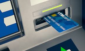 Sử dụng thẻ ATM phải chịu những loại phí gì?