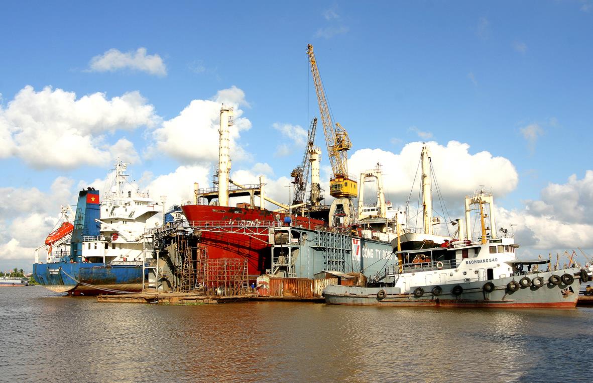 Hoạt động giám sát chế tạo, phục hồi và hoán cải tàu biển được quy định ra sao?