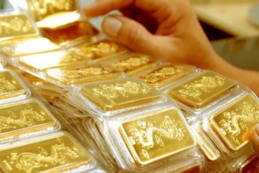 Khách hàng mua vàng trên 300 triệu đồng phải để lại thông tin gì?