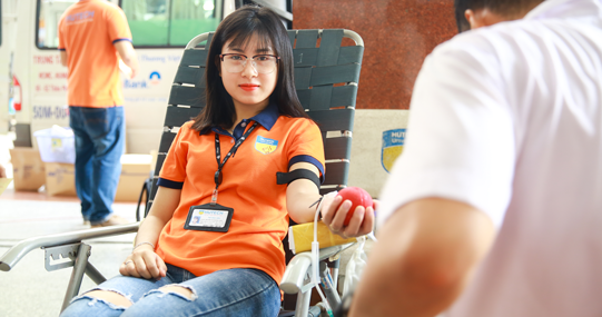 Người tình nguyện hiến máu có được hỗ trợ đi lại?