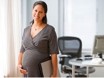 Nhân viên bức xạ nữ mang thai có được bố trí làm công việc khác không?
