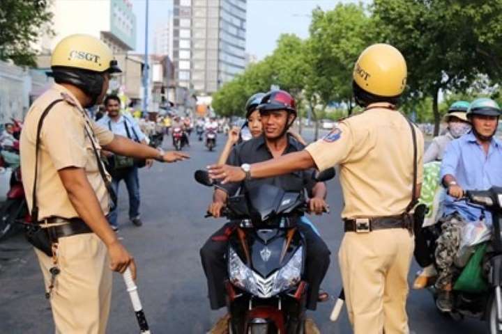 Cảnh sát giao thông được dừng phương tiện giao thông để kiểm soát trong trường hợp nào?