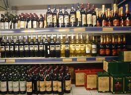 Cơ quan nào cấp Giấy phép bán lẻ rượu? Trường hợp nào được cấp lại giấy phép bán lẻ rượu?