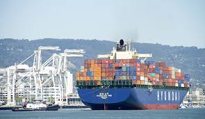 Quy định của pháp luật về bảo vệ môi trường của các phương tiện, tàu biển hoạt động trong khu vực cảng, bến