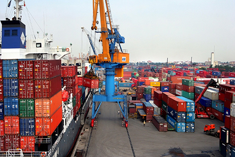 Thủ tục hải quan, quản lý thuế, phí và lệ phí đối với hàng hóa xuất khẩu, nhập khẩu của thương nhân