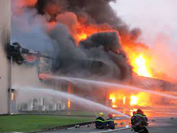 Bị cháy do đốt cỏ dọn vệ sinh thì có được bảo hiểm cháy nổ bồi thường?