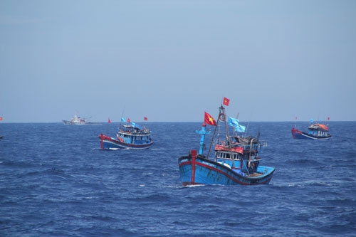 Trách nhiệm cung cấp thông tin về tài sản chìm đắm trên đường thủy nội địa, vùng nước cảng biển và vùng biển Việt Nam được quy định như thế nào?