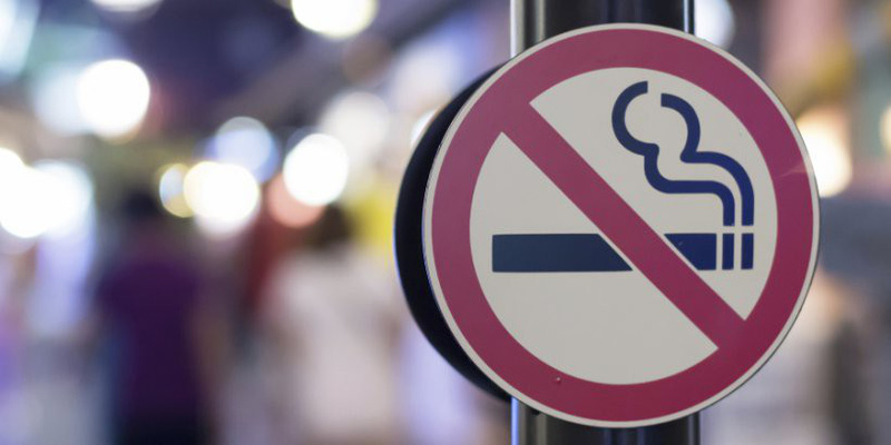 Bảo vệ bệnh viện có quyền phạt tiền đối với người hút thuốc lá tại khu vực cấm hút thuốc lá của bệnh viện không?