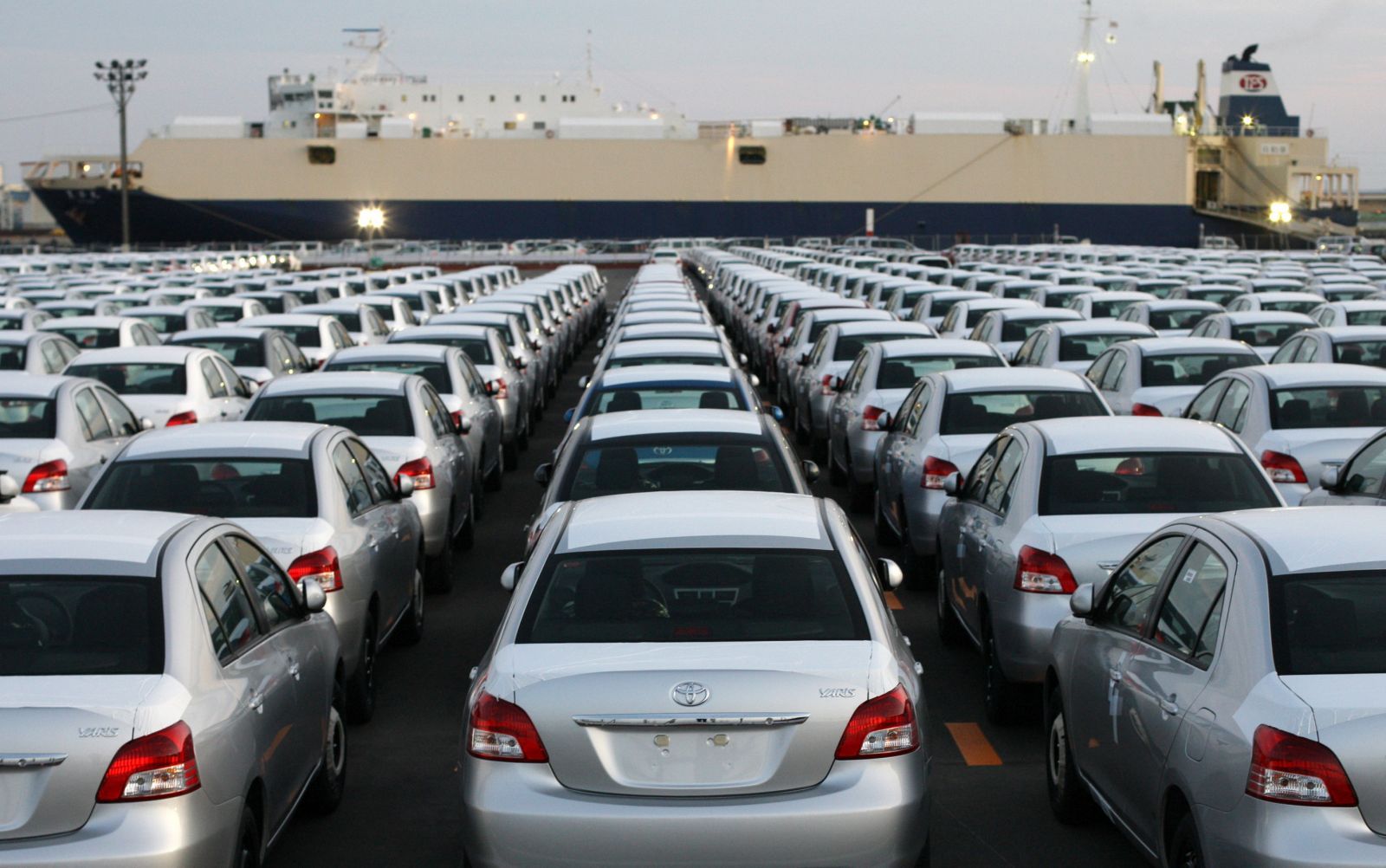 Trách nhiệm của doanh nghiệp nhập khẩu ô tô trong việc kiểm tra chất lượng an toàn kỹ thuật