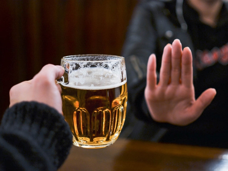 Cấm uống bia, rượu tại khu vui chơi giải trí