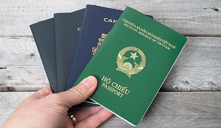 Hộ chiếu còn hạn sử dụng bao lâu thì được xuất cảnh? Cấp lại hộ chiếu lần hai có được làm theo thủ tục rút gọn?