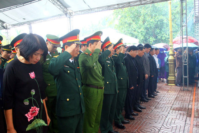 Có được nhận hỗ trợ tổ chức lễ tang nếu làm lễ tang cho sĩ quan quân đội tại nhà không?