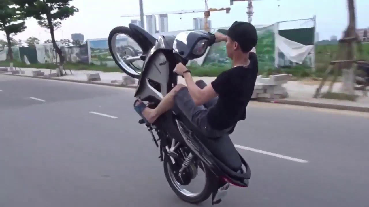 Chạy xe máy một bánh gây tai nạn giao thông xử phạt thế nào?