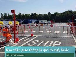 Trong giao thông đường bộ hàng rào chắn cố định được đặt tại những vị trí nào?  Yêu cầu của hàng rào chắn cố định?