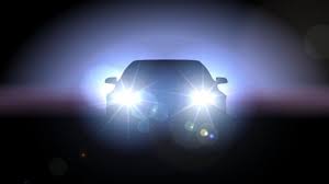 Điều khiển xe ô tô sử dụng đèn pha trong khu đô thị có bị xử phạt không?